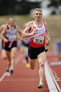 BLMas_Neefs Marc Neefs: alweer de beste M50-er in de 800m. (Foto: Luc DEQUICK)