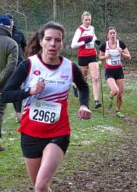 RahmeM_Herentals Mona Rahmé op weg naar haar zesde zege op zes. Eline Deboth volgt op korte afstand. (Foto: GuyVW)