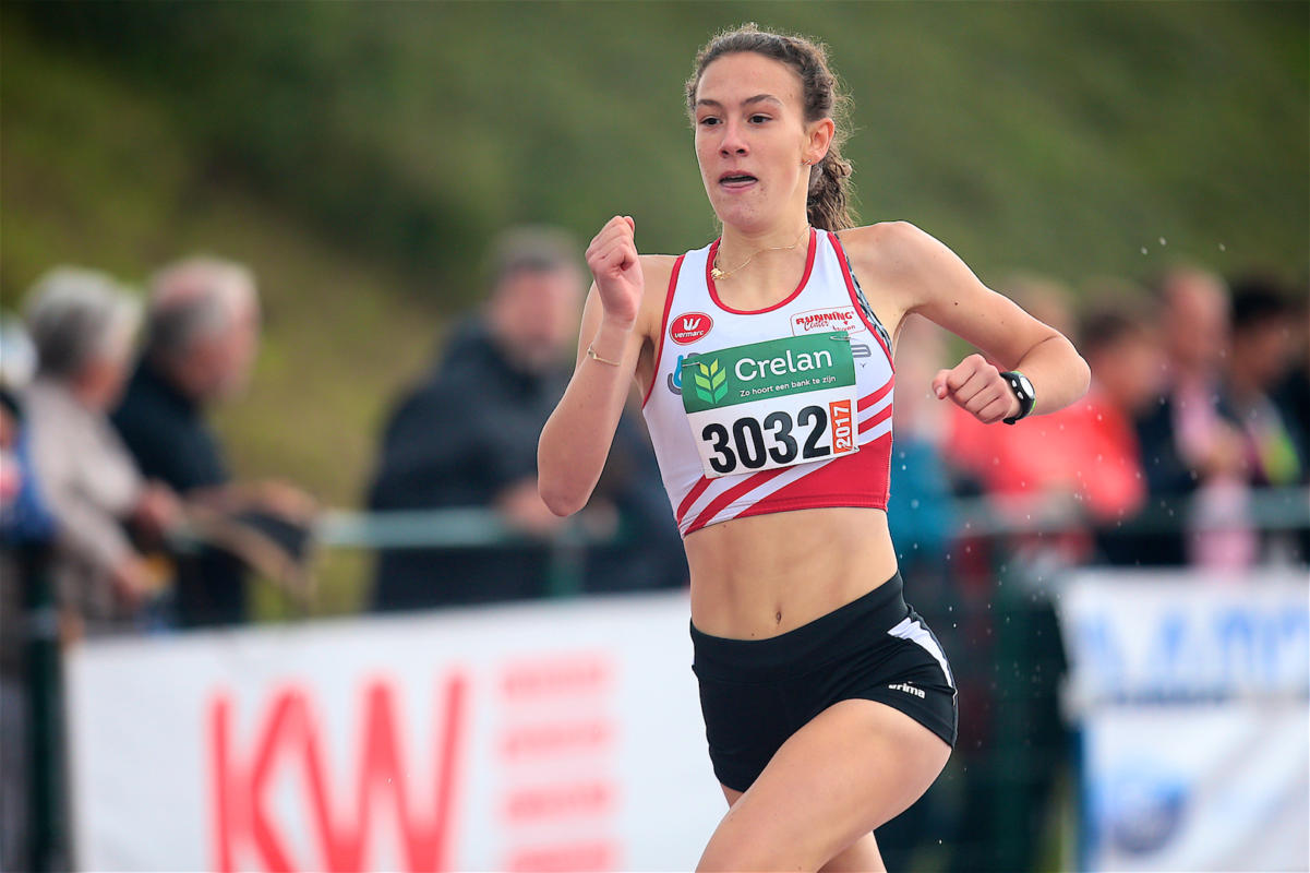 Louise snelt naar zilver in 400H (Foto: T.Sisk) Louise snelt naar zilver in 400H (Foto: T.Sisk)