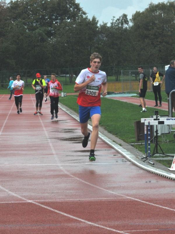 Ward in een natte 800m Ward in een natte 800m
