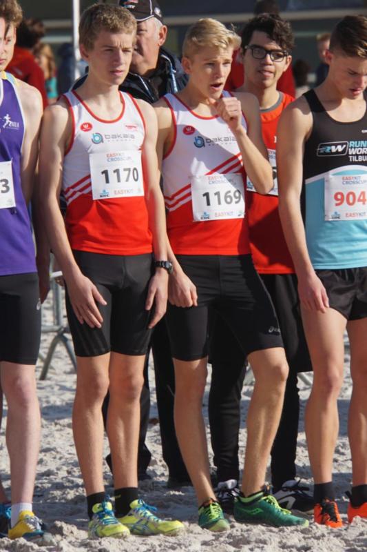 Onze scholieren jongens aan de start Onze scholieren jongens aan de start