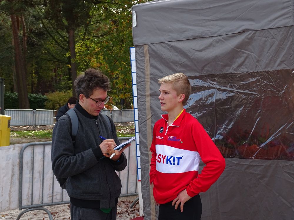 Wout mocht interview weggeven in de leiderstrui Wout mocht interview weggeven in de leiderstrui