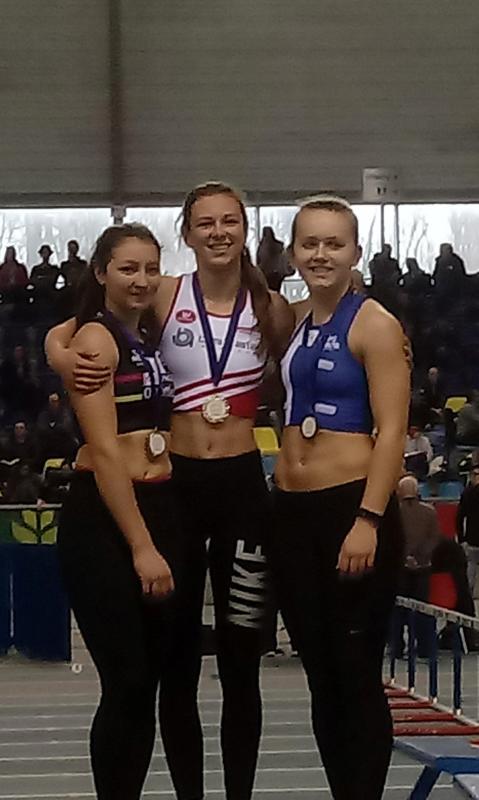 Elien Vekemans op polsstokpodium Elien Vekemans op polsstokpodium