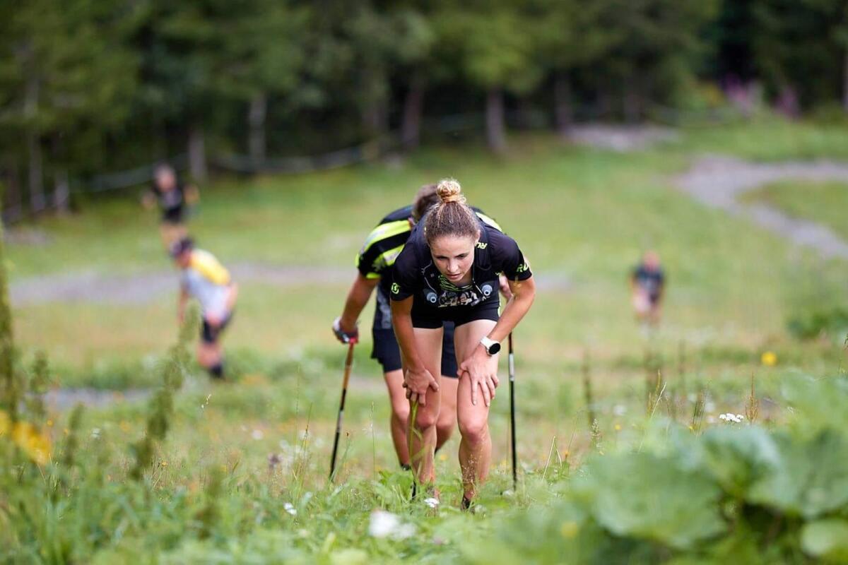 Berglopen is steil bergop lopen ! Berglopen is steil bergop lopen !