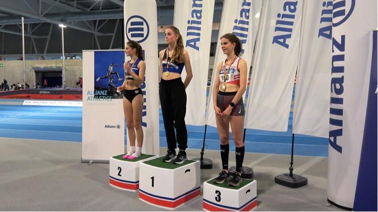 Friedel op het podium met de bronzen medaille. Friedel op het podium met de bronzen medaille.