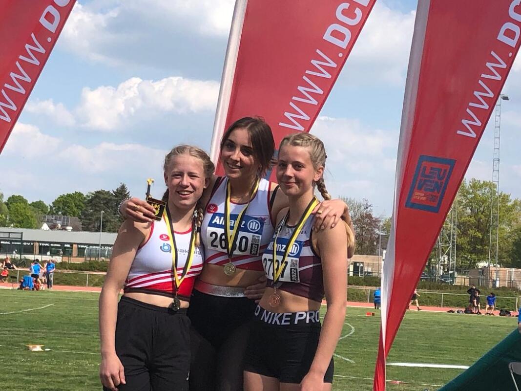 Noor Koekelkoren en Uma Goedseels met goud en zilver op het PK-podium Noor Koekelkoren en Uma Goedseels met goud en zilver op het PK-podium
