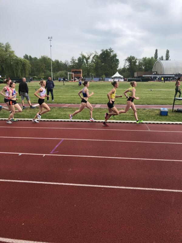 Laura Hombroux is attent mee voorin over 3000m Laura Hombroux is attent mee voorin over 3000m