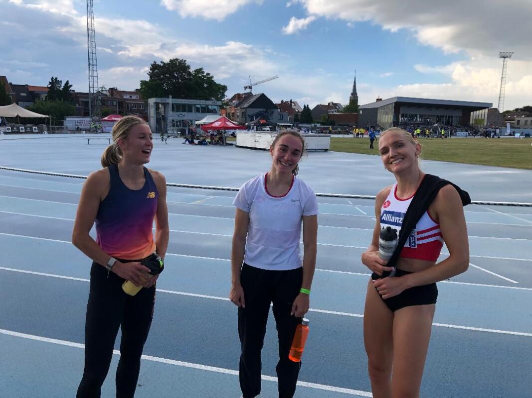 3 tevreden reekswinnaars over 400H. 3 tevreden reekswinnaars over 400H.